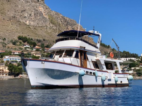 Motor Yacht Luise - B&B/Gite